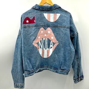 RIVALRY RUNWAY NOLA LIP WOMEN DENIM JACKET SIZE LARGE